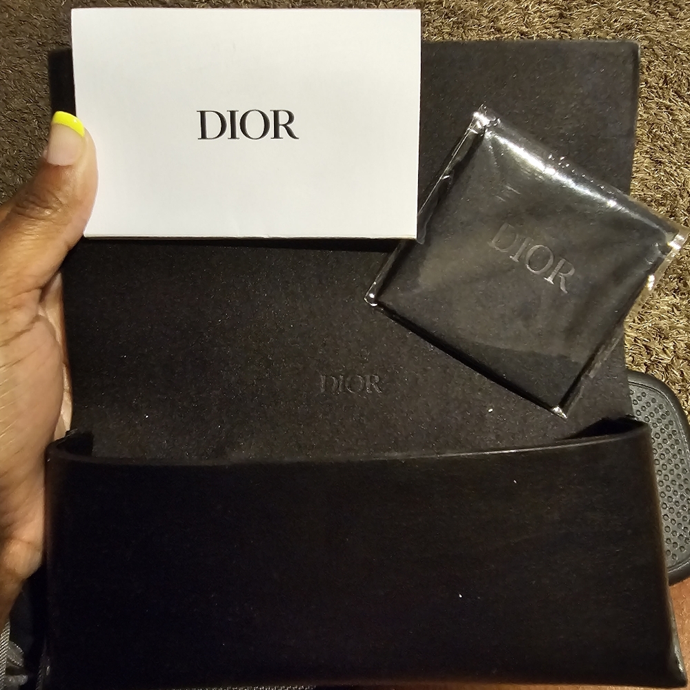 Christian Dior Sunglasses - Picture 5 of 10